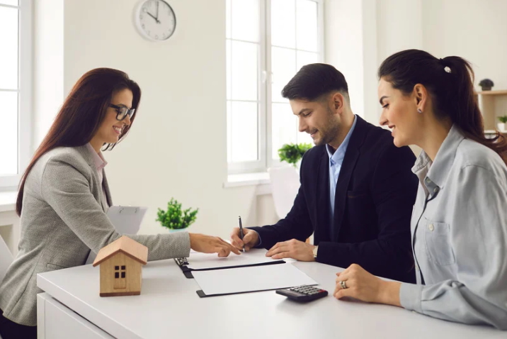 Why Real Estate Attorneys Save Smart Buyers $25,000+ on Home Purchases [2025 Guide]