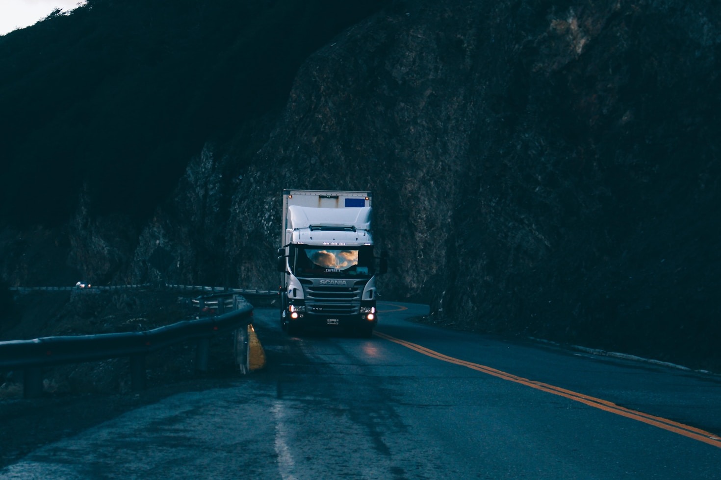 Truck Accident Attorney: Protecting Your Rights After a Crash